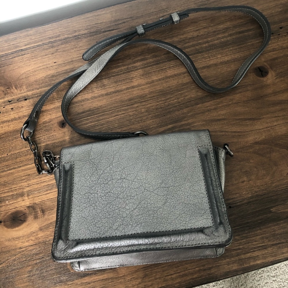 ⭐️BCBGMaxazria- Silver Bristol crossbody